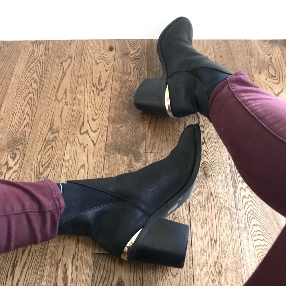 Pre-Loved ASOS Black Boot with Gold Accent Sz 8.5